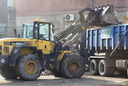 Skip Hire Epping loading a lorry for transfer